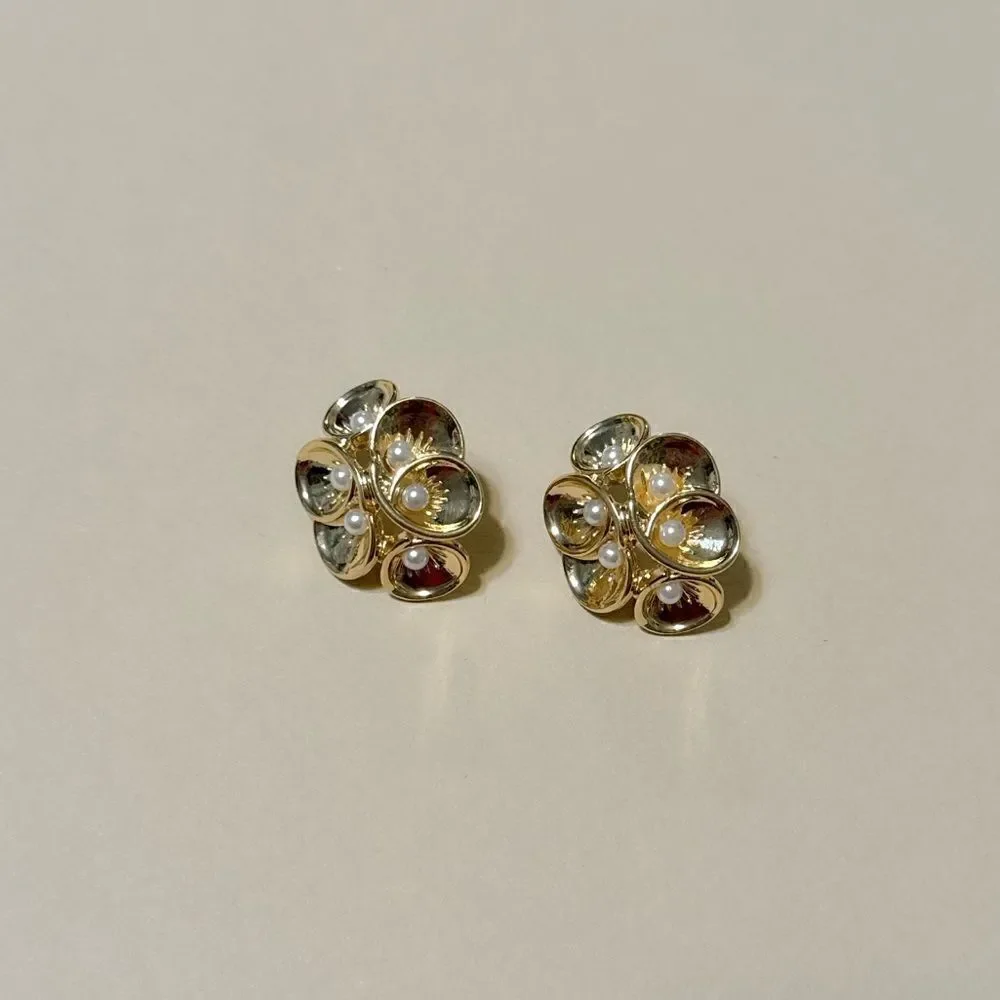 Pearl flower earrings N820
